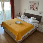 Meri *